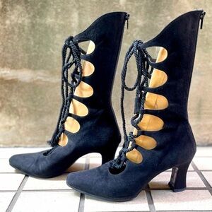Help find fendi lace up heels
